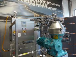 BTPX 205 SGD-35 Alfa Laval Wirówka talerzowa samoczyszcząca - Oryginał może się różnić w pewnych okolicznościach.
